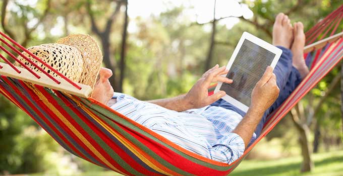 mit-smartphone-im-garten